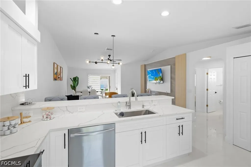 1630 SW Santa Barbara Place Cape Coral FL 33991