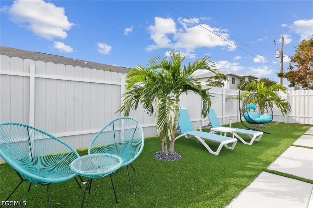 1630 SW Santa Barbara Place Cape Coral FL 33991