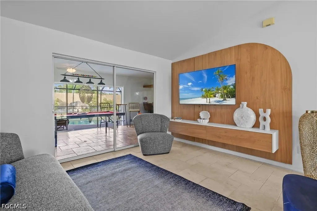 2423 Everest Parkway Cape Coral FL 33904