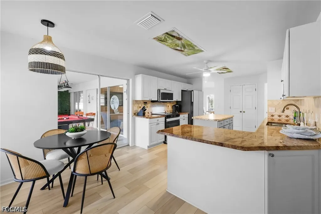 2423 Everest Parkway Cape Coral FL 33904