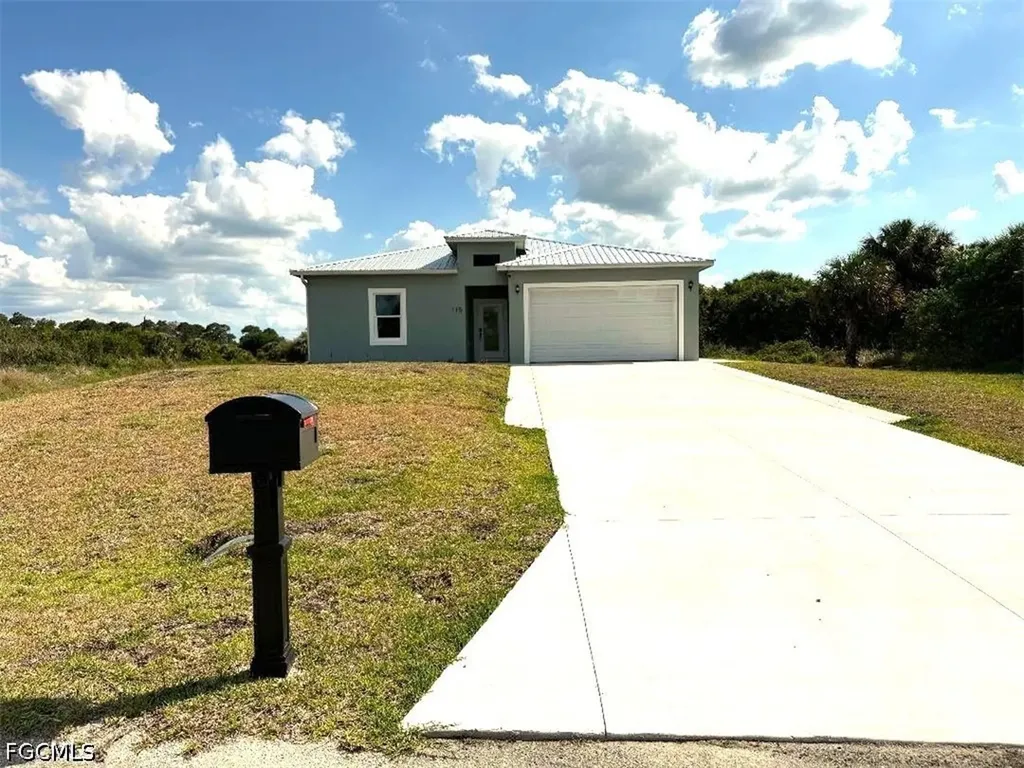 115 Lansing Circle Labelle FL 33935