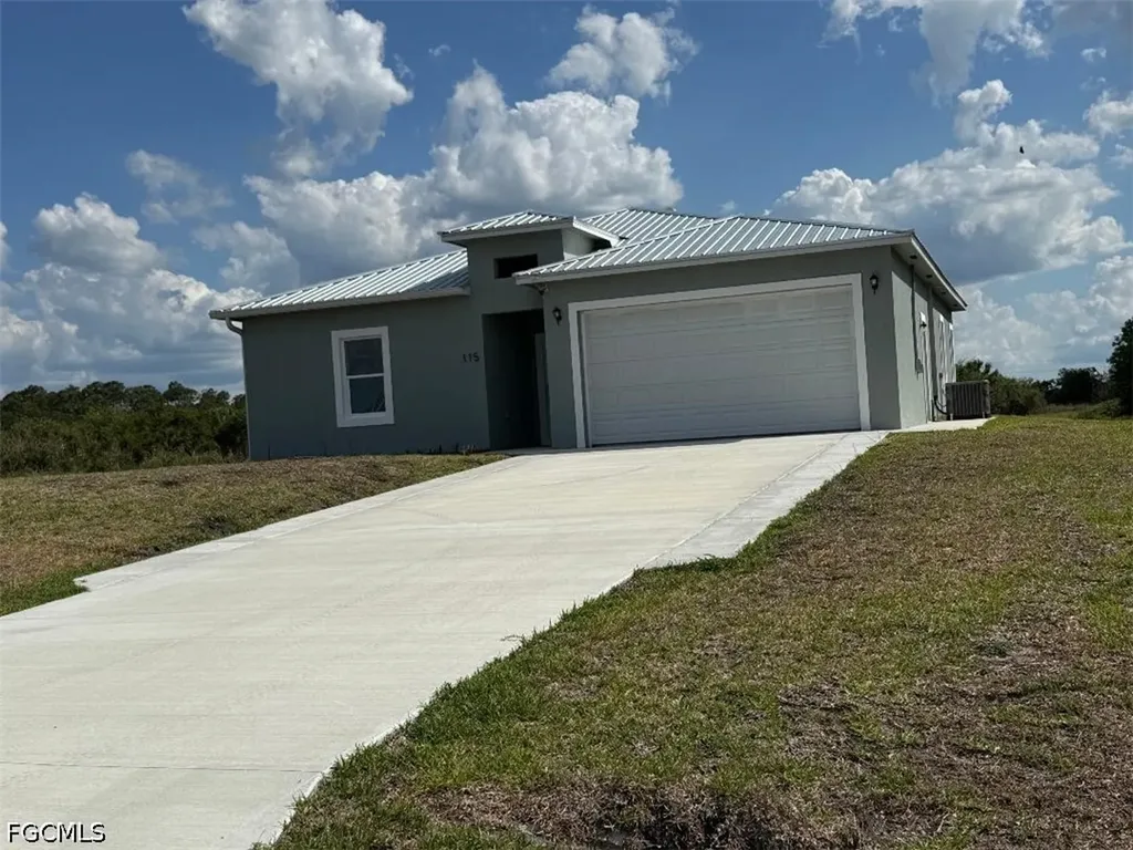 115 Lansing Circle Labelle FL 33935