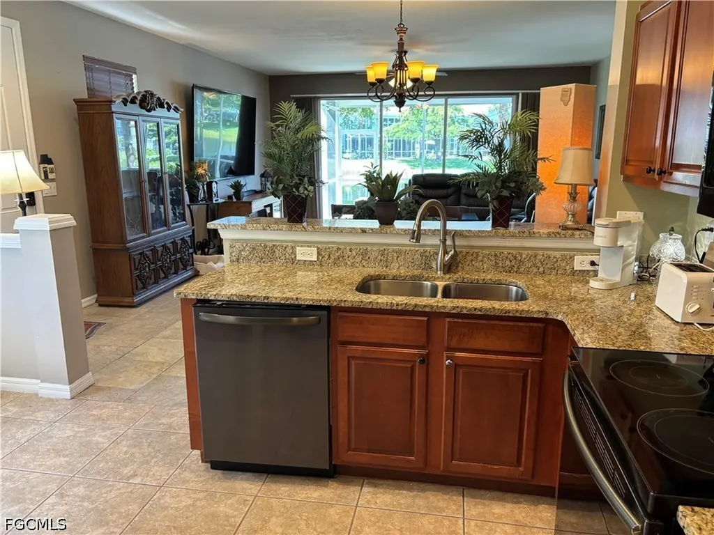8271 Village Edge Circle Fort Myers FL 33919