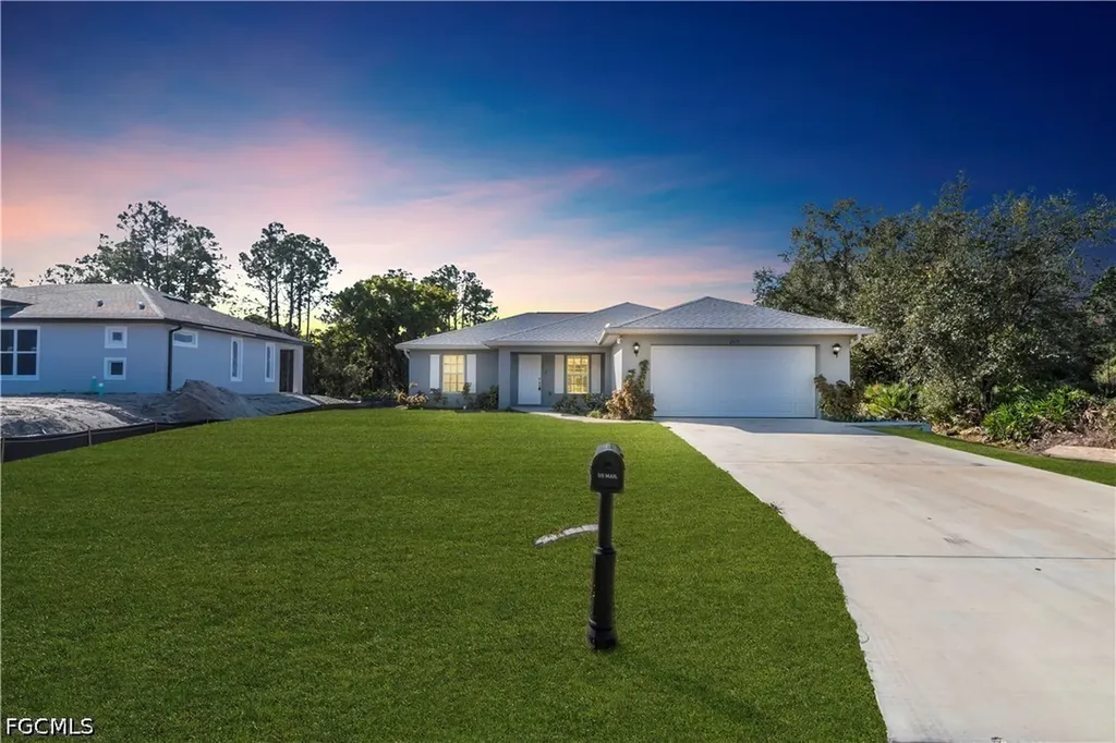 2617 53rd Street W Lehigh Acres FL 33971
