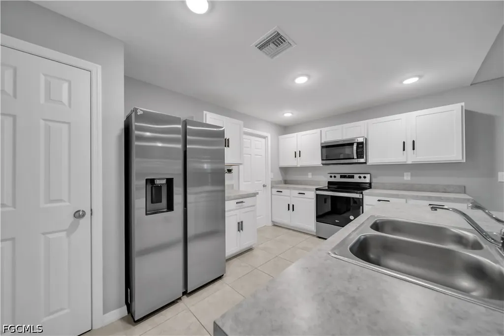 2617 53rd Street W Lehigh Acres FL 33971