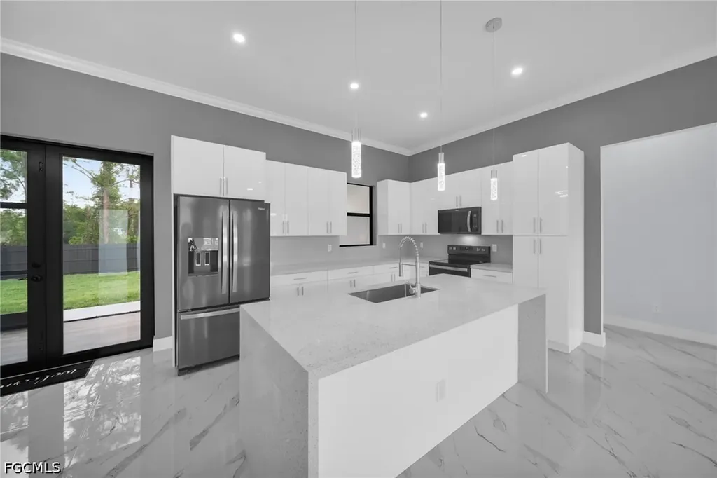 807 Dudley Avenue S Lehigh Acres FL 33974
