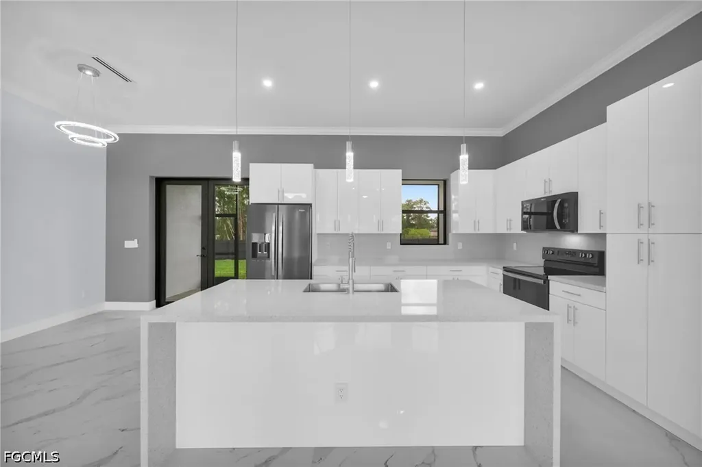 807 Dudley Avenue S Lehigh Acres FL 33974