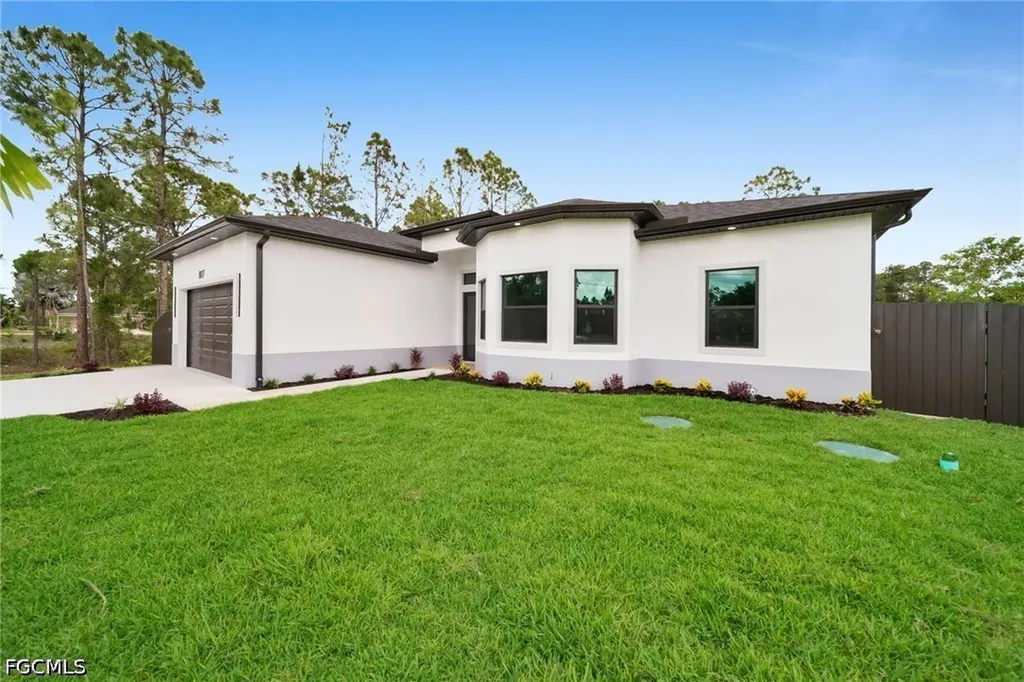 807 Dudley Avenue S Lehigh Acres FL 33974