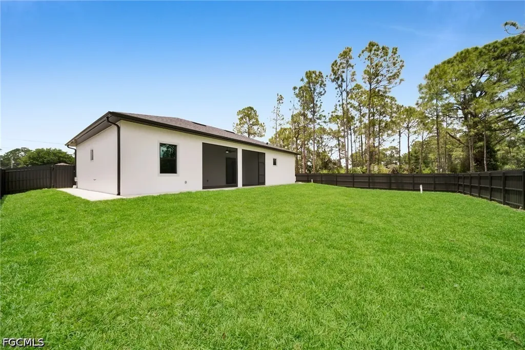 807 Dudley Avenue S Lehigh Acres FL 33974
