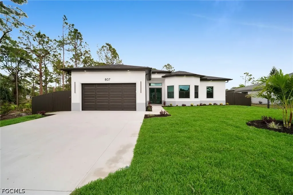 807 Dudley Avenue S Lehigh Acres FL 33974