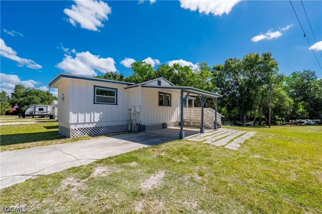 8806 SW Start Center Street Arcadia FL 34269