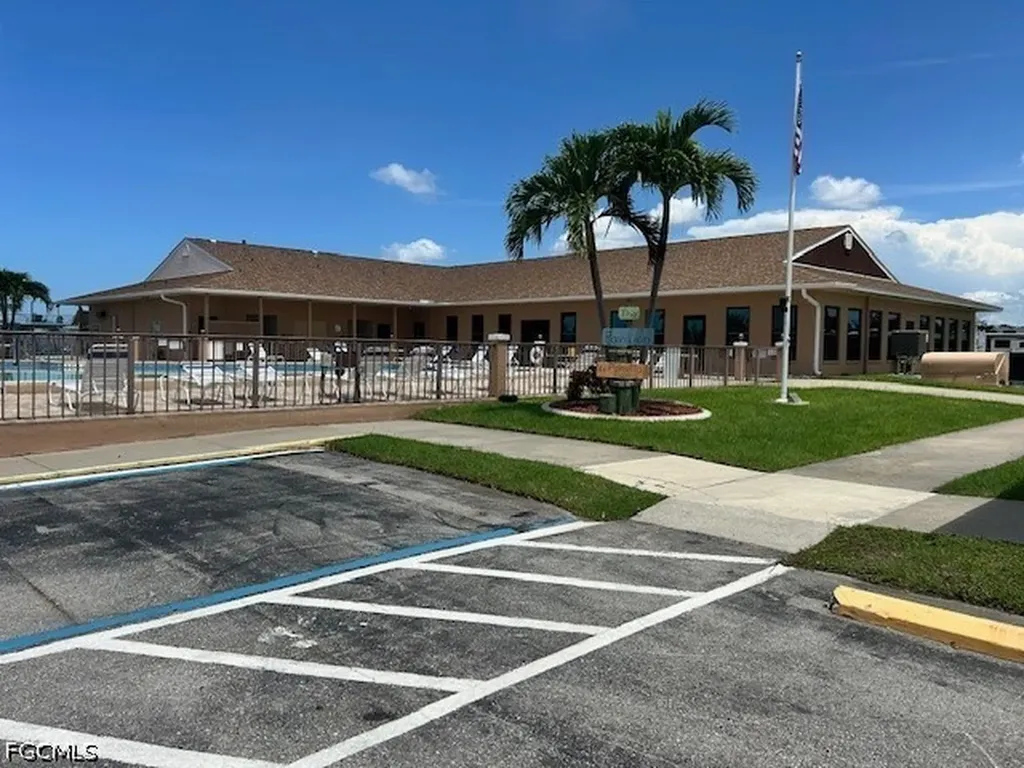 19681 Summerlin Road 256 Fort Myers FL 33908