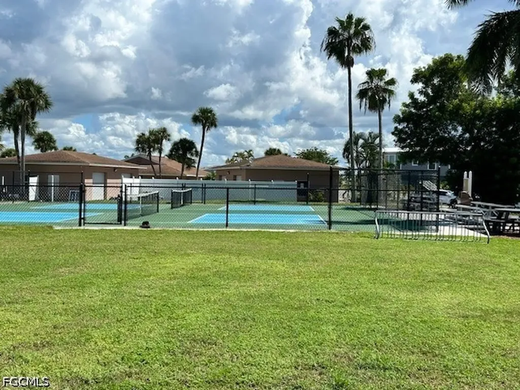19681 Summerlin Road 256 Fort Myers FL 33908
