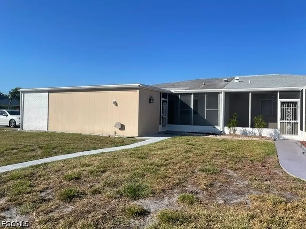 Fort Myers FL, 8381 Antigua Court