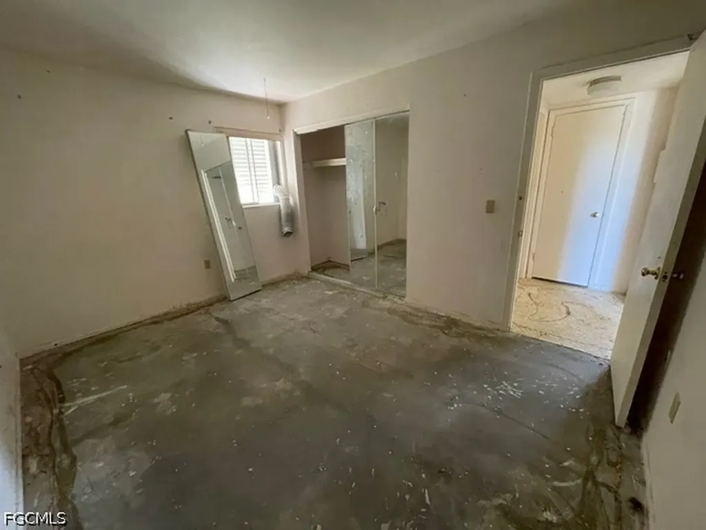 8381 Antigua Court Fort Myers FL 33907