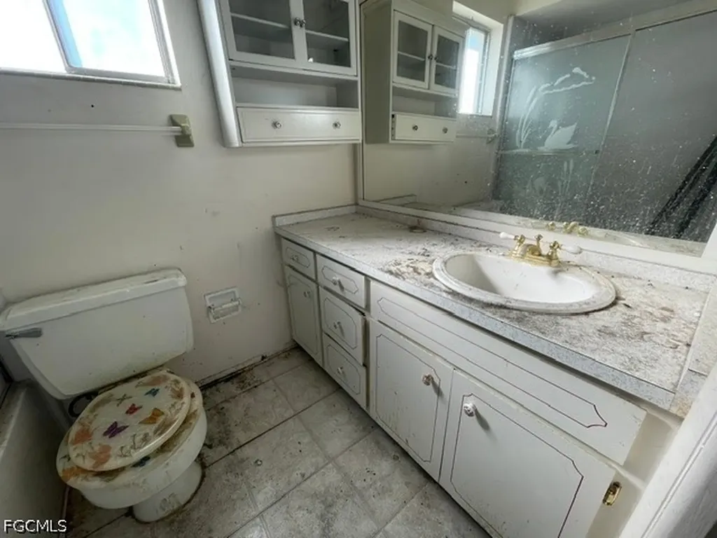 8381 Antigua Court Fort Myers FL 33907