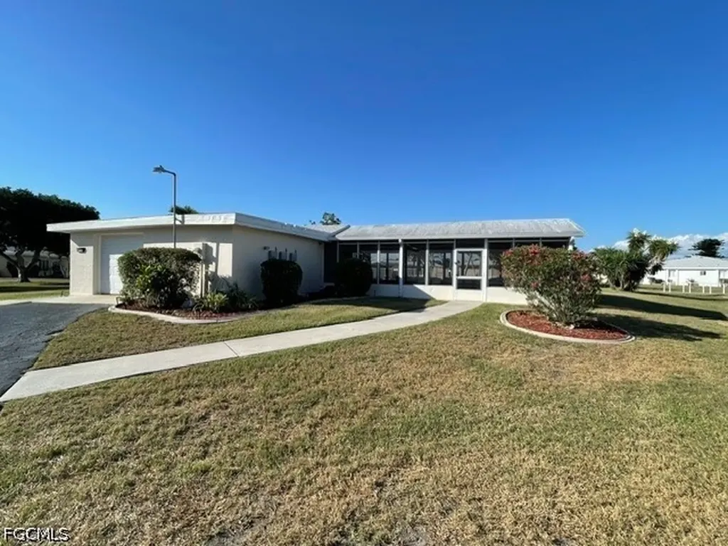8381 Antigua Court Fort Myers FL 33907
