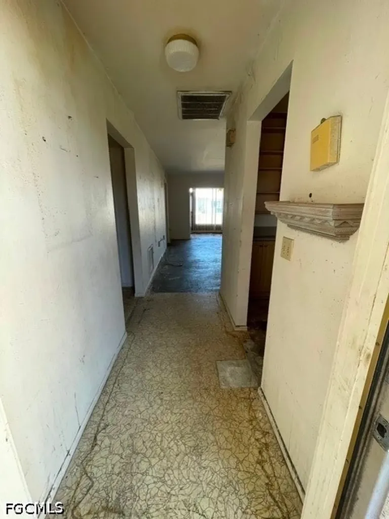 8381 Antigua Court Fort Myers FL 33907