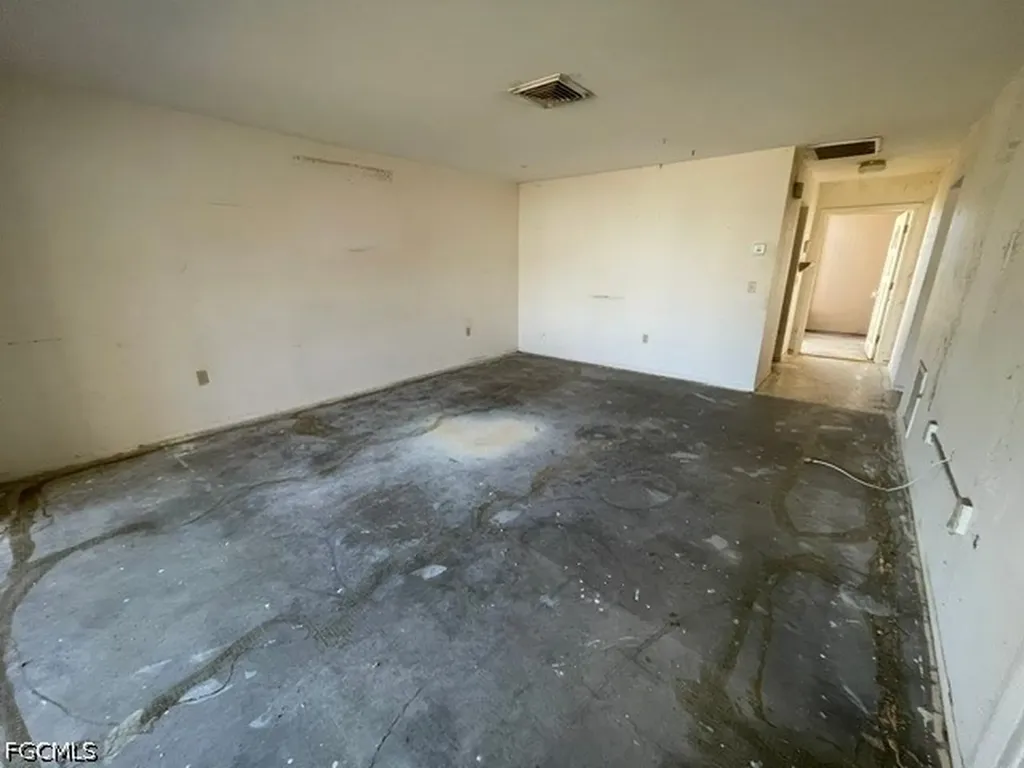 8381 Antigua Court Fort Myers FL 33907