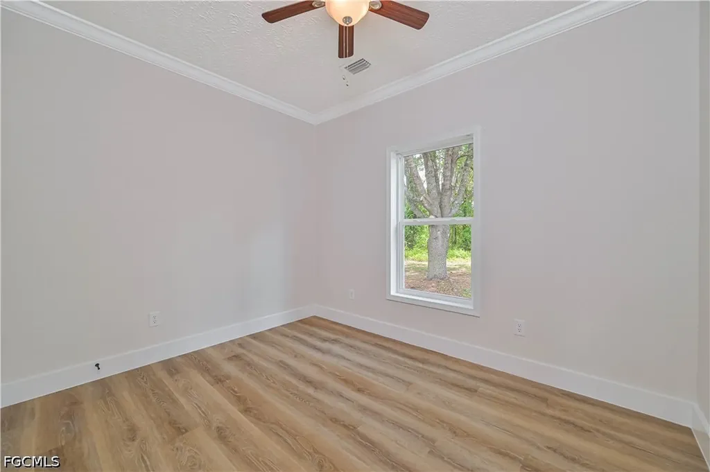 1076/1078 Ainsworth Street E Lehigh Acres FL 33974