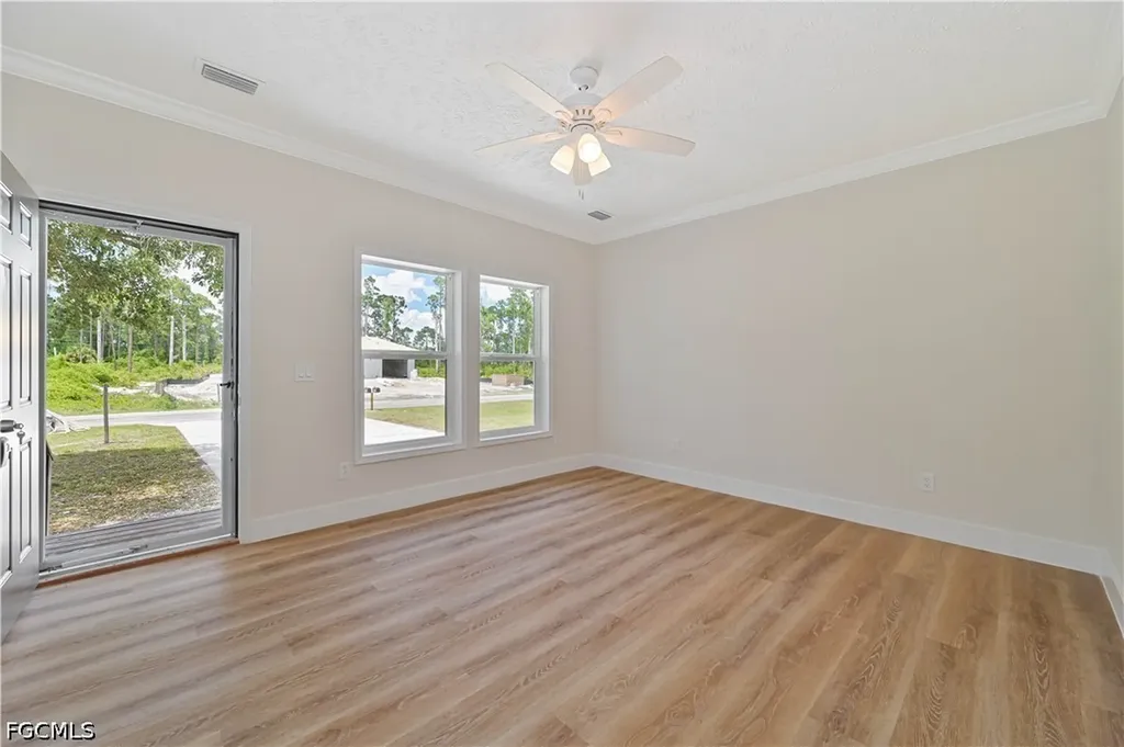 1076/1078 Ainsworth Street E Lehigh Acres FL 33974