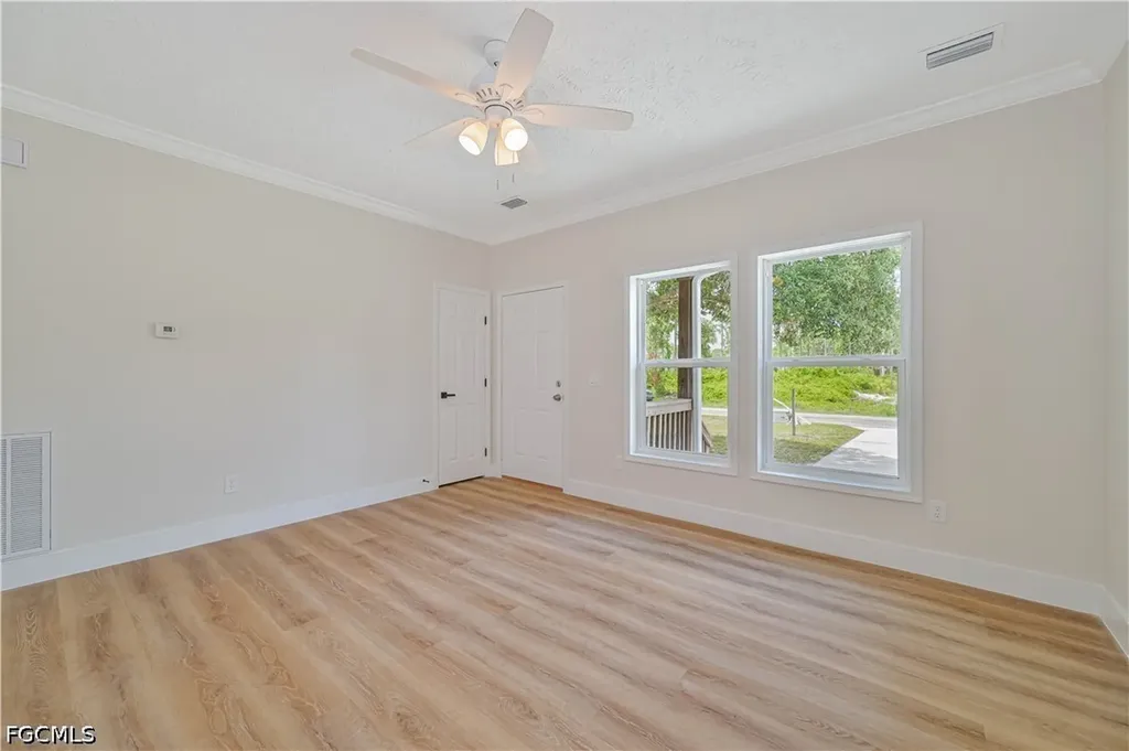 1076/1078 Ainsworth Street E Lehigh Acres FL 33974