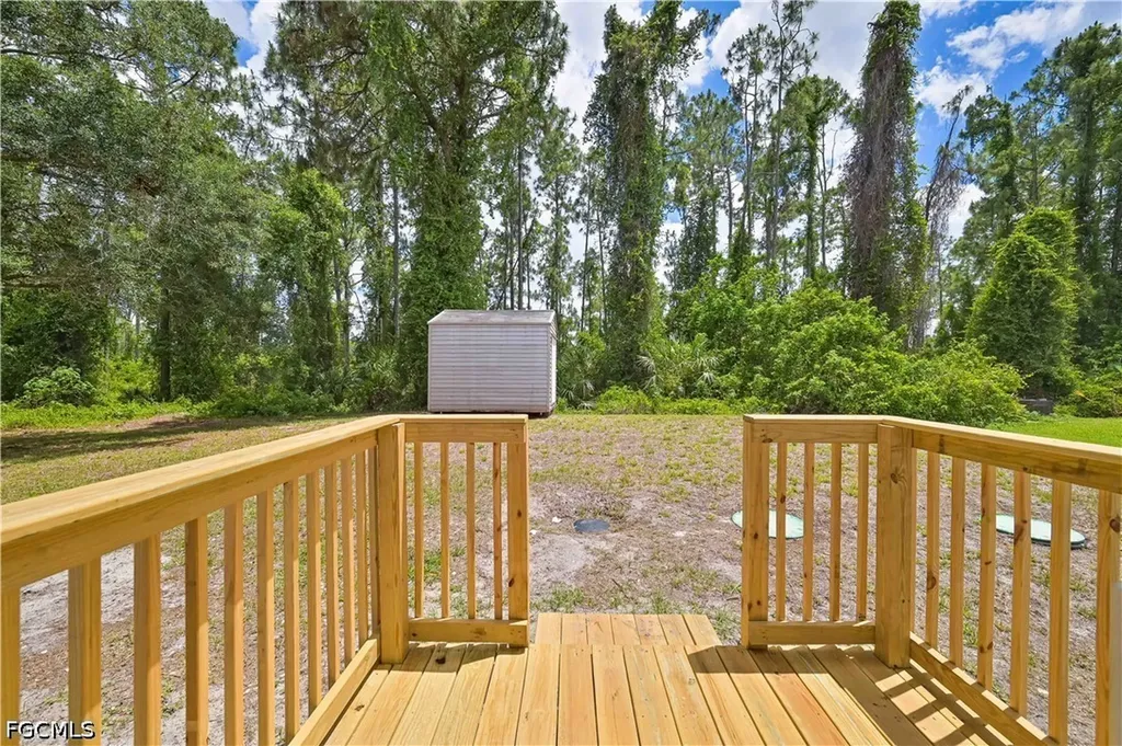 1076/1078 Ainsworth Street E Lehigh Acres FL 33974