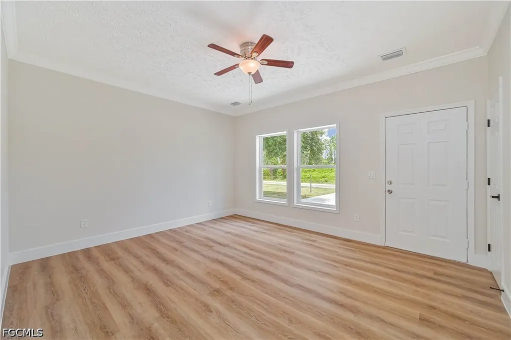 1076/1078 Ainsworth Street E Lehigh Acres FL 33974