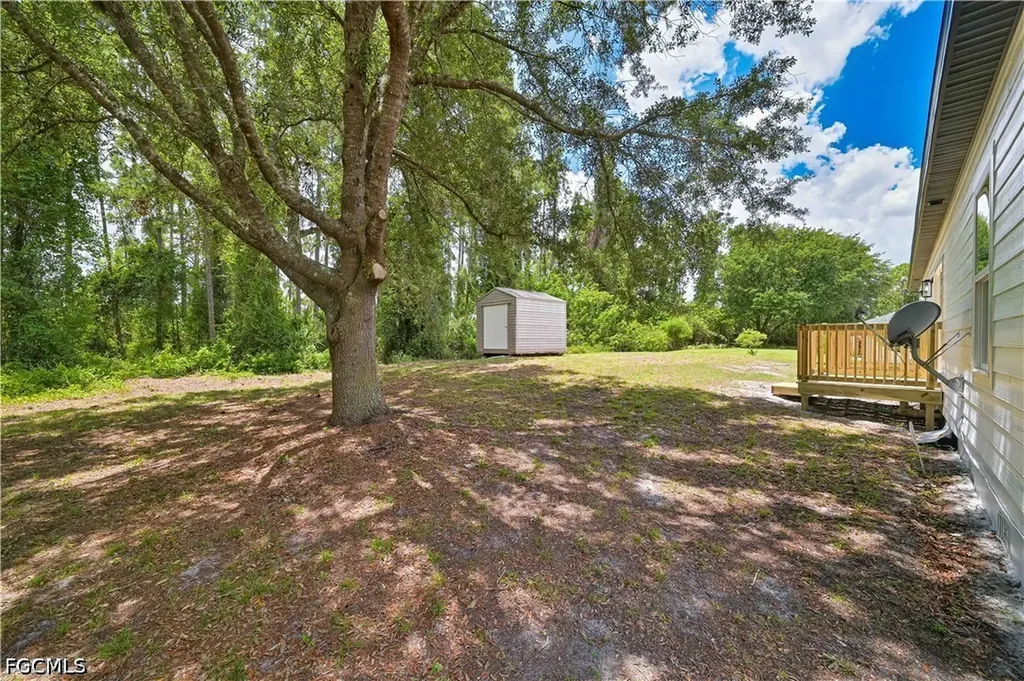 1076/1078 Ainsworth Street E Lehigh Acres FL 33974
