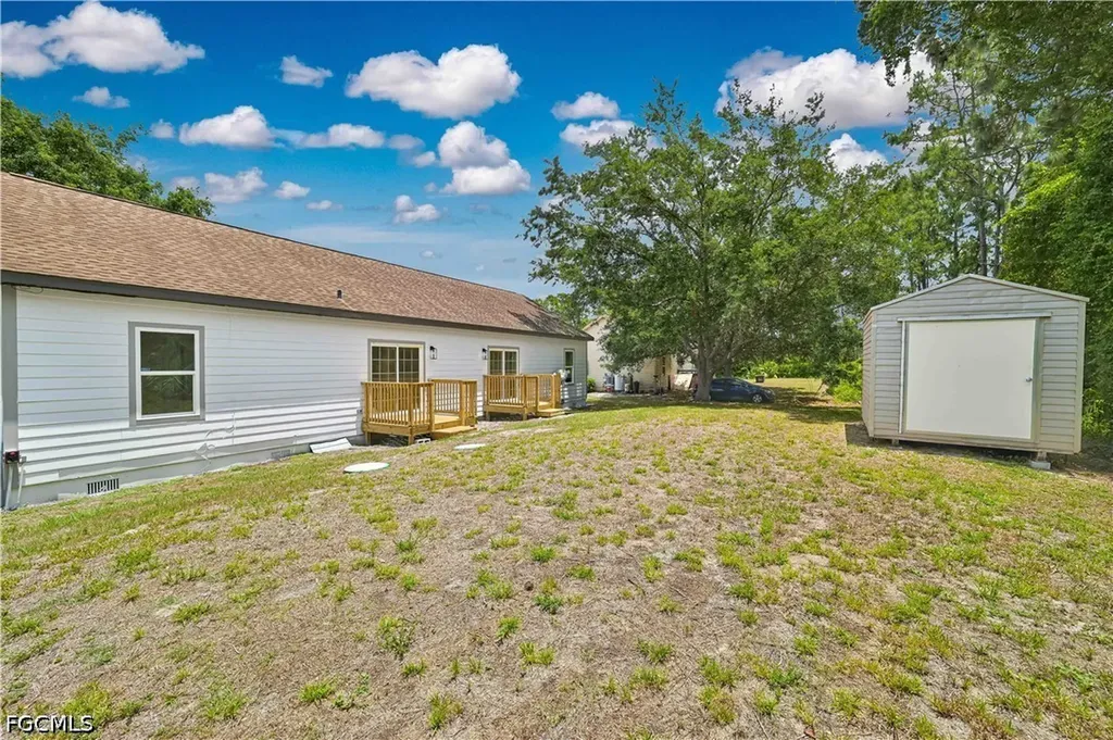 1076/1078 Ainsworth Street E Lehigh Acres FL 33974