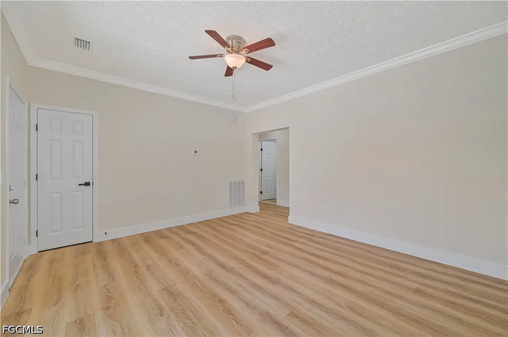 1076/1078 Ainsworth Street E Lehigh Acres FL 33974