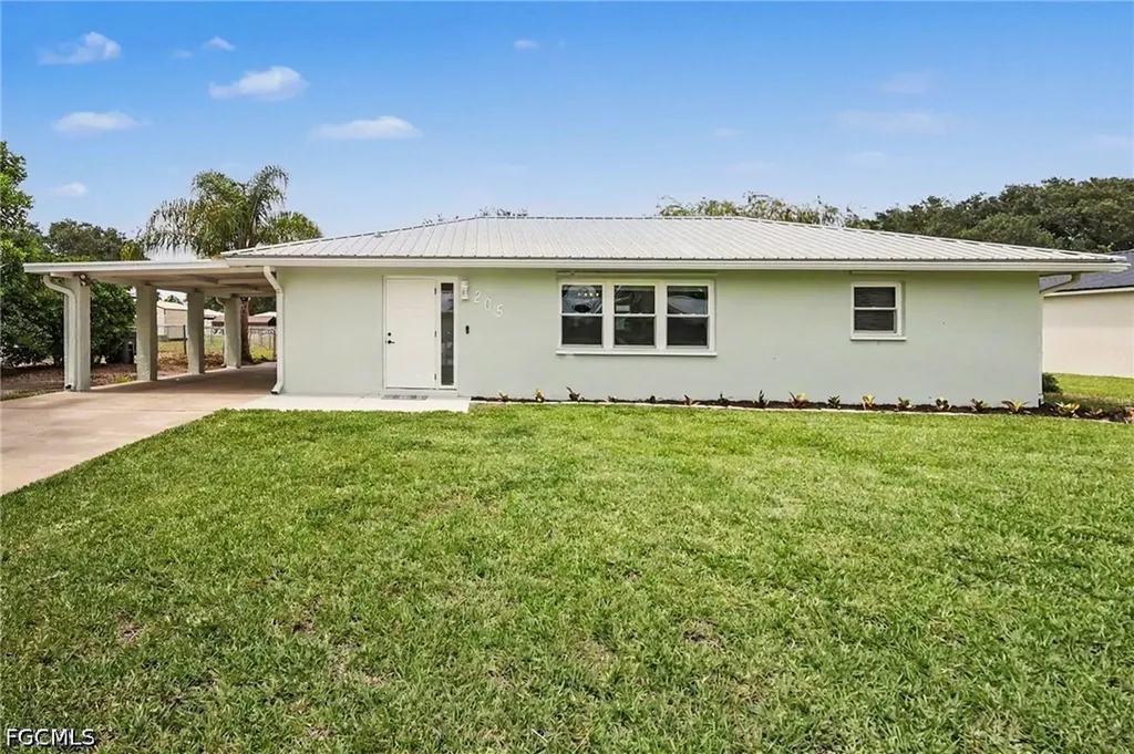 205 E Sugarland Circle Clewiston FL 33440