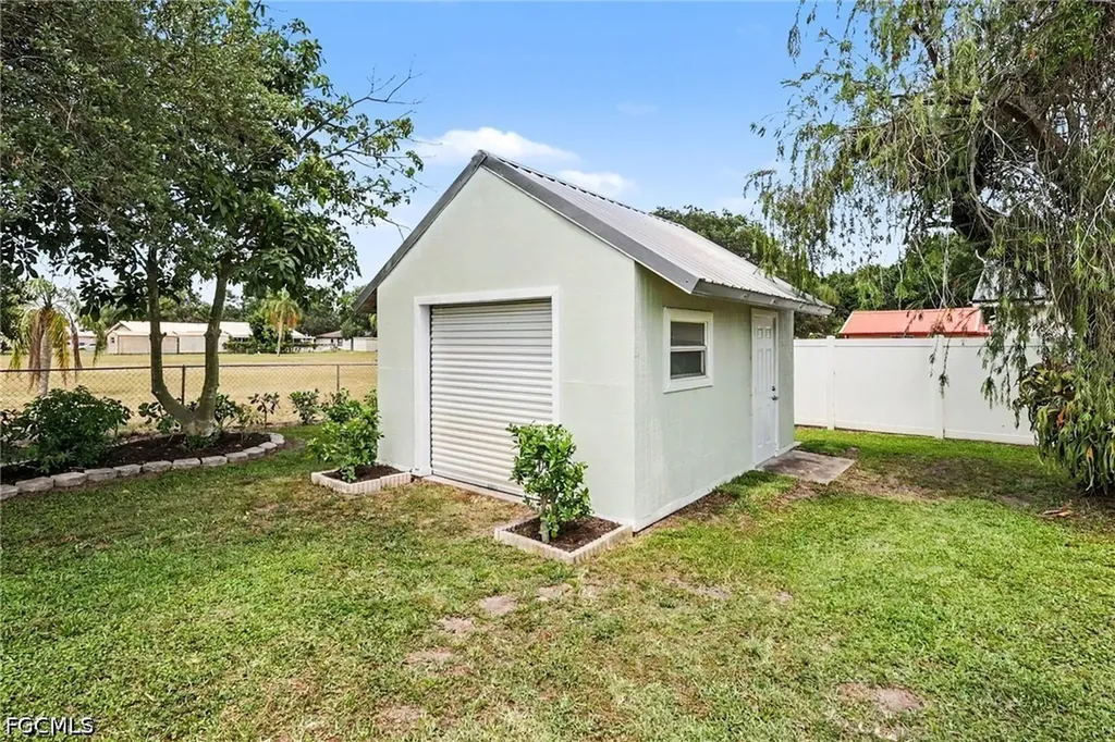 205 E Sugarland Circle Clewiston FL 33440