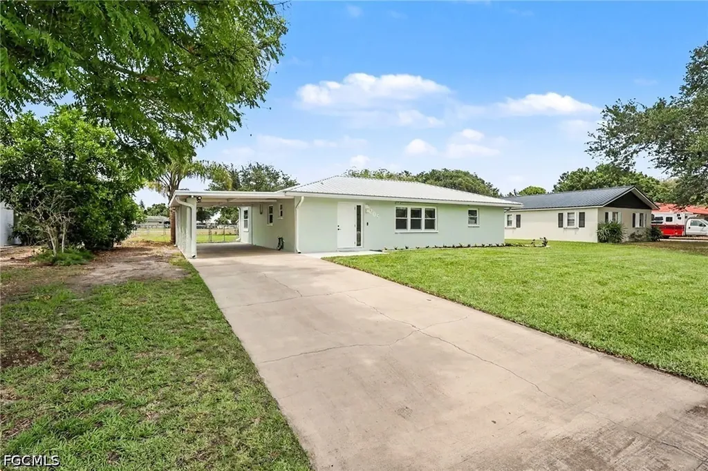 205 E Sugarland Circle Clewiston FL 33440