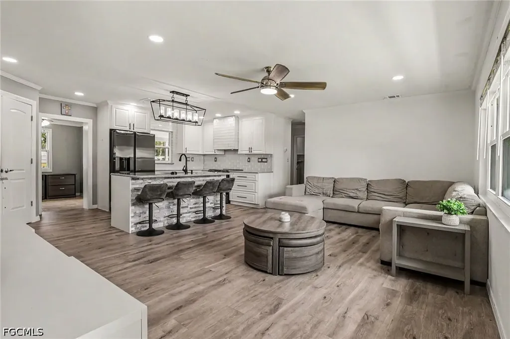 205 E Sugarland Circle Clewiston FL 33440