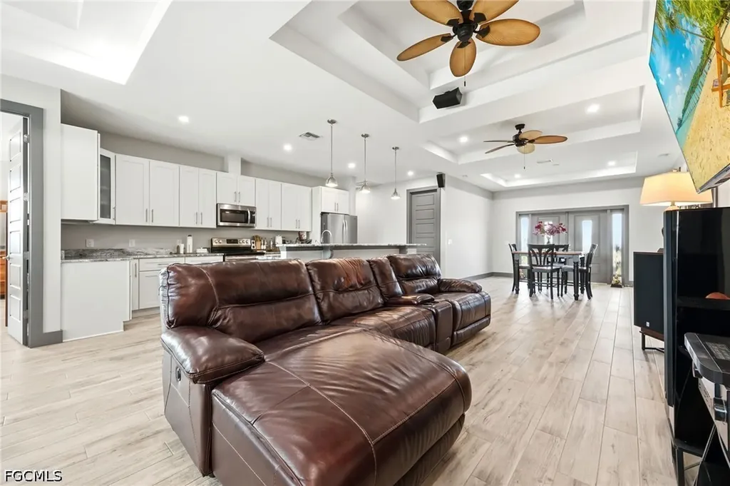 212 SW 20th Street Cape Coral FL 33991