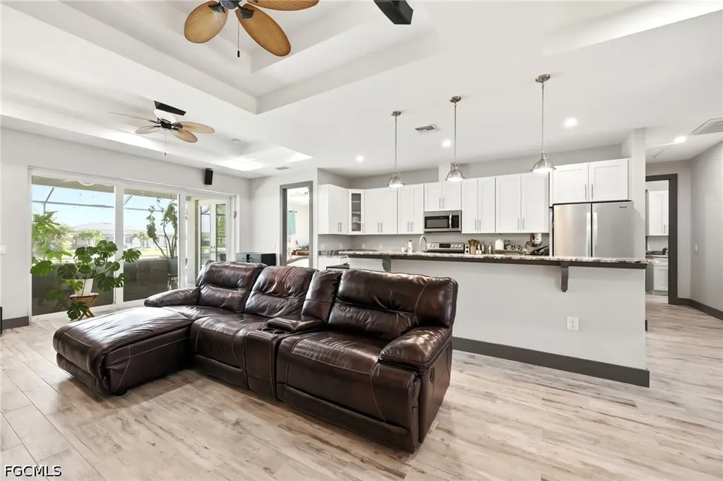 212 SW 20th Street Cape Coral FL 33991