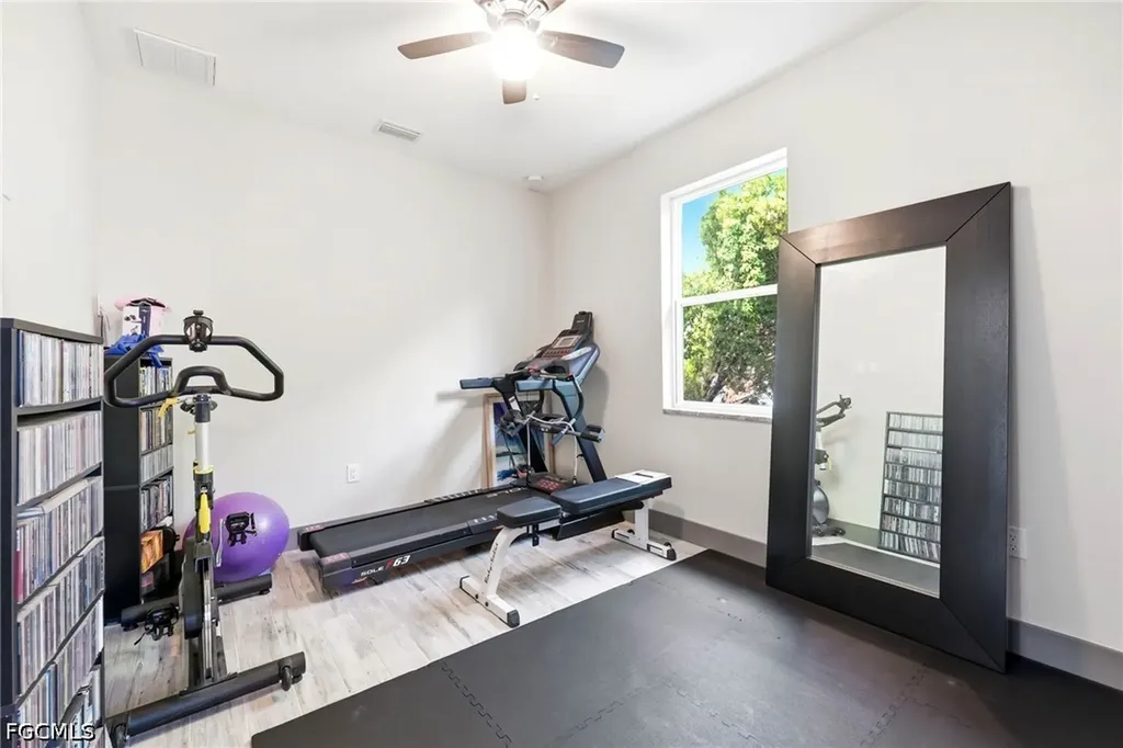 212 SW 20th Street Cape Coral FL 33991