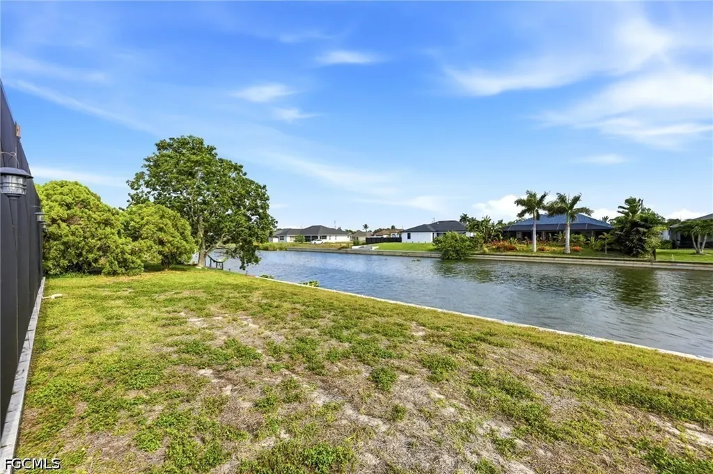212 SW 20th Street Cape Coral FL 33991