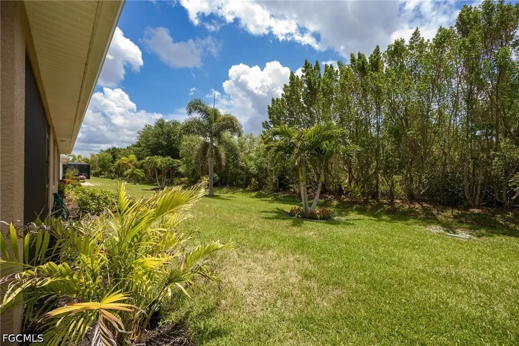 2052 Pigeon Plum Way North Fort Myers FL 33917