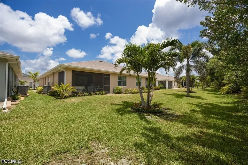 2052 Pigeon Plum Way North Fort Myers FL 33917