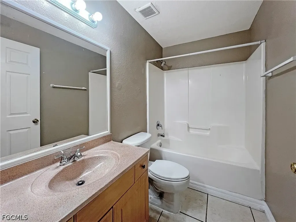 5231 27th Street SW Lehigh Acres FL 33973