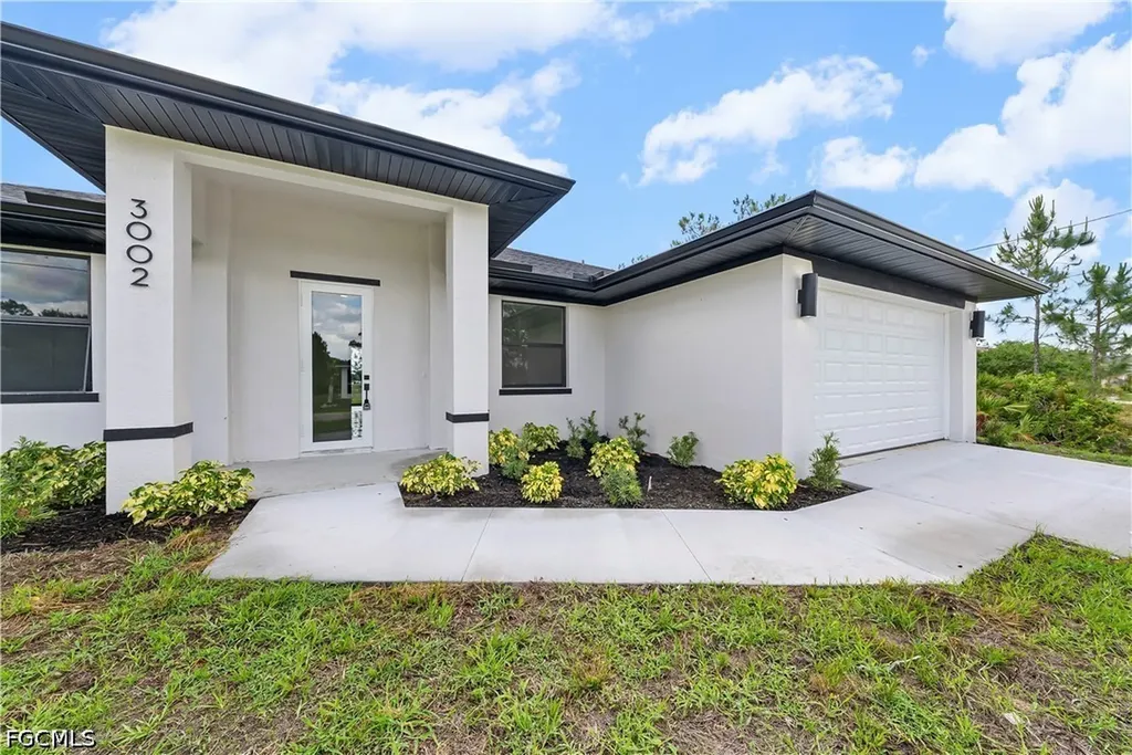 3002 Nora Avenue N Lehigh Acres FL 33971