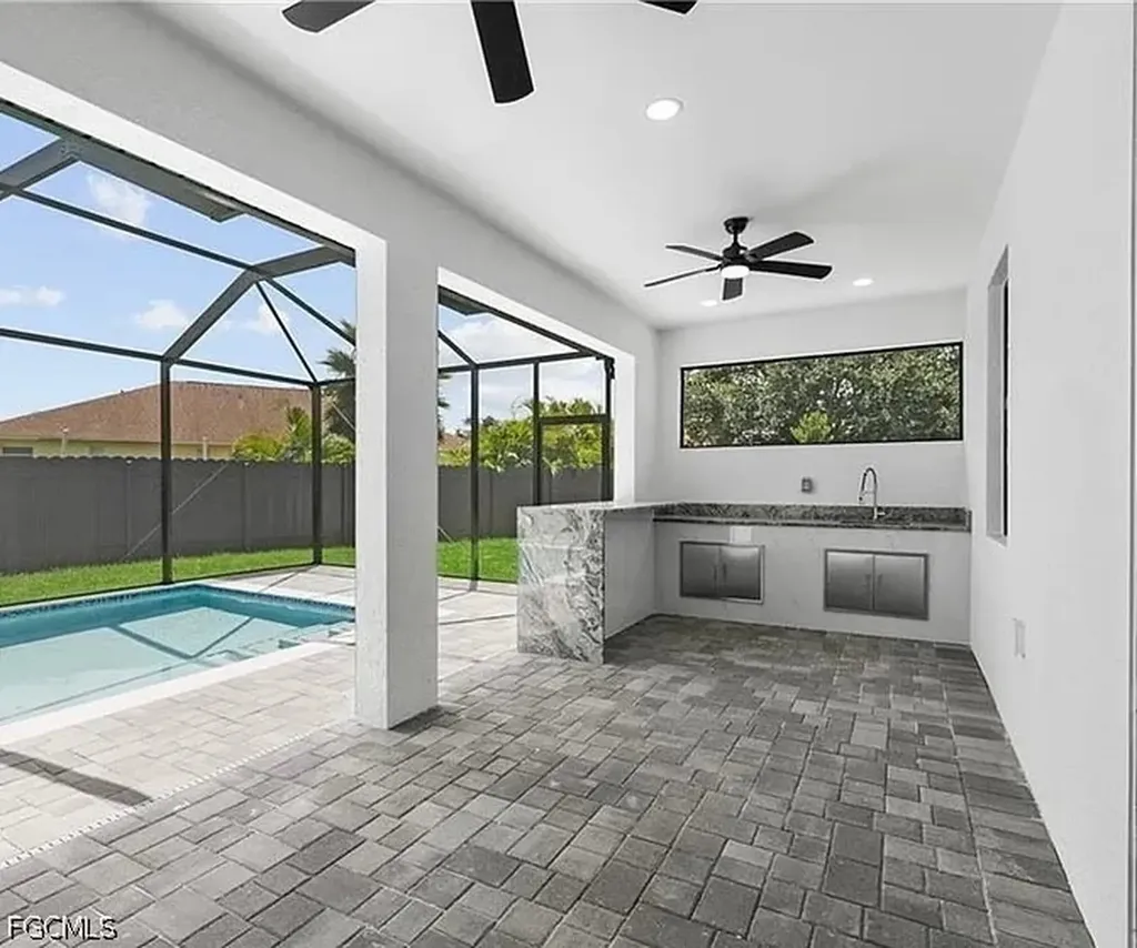 223 SW 22nd Court Cape Coral FL 33991