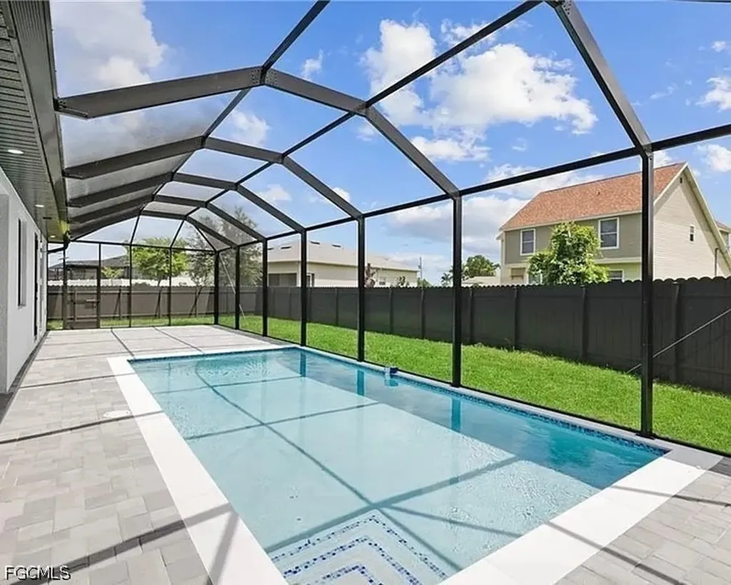 223 SW 22nd Court Cape Coral FL 33991