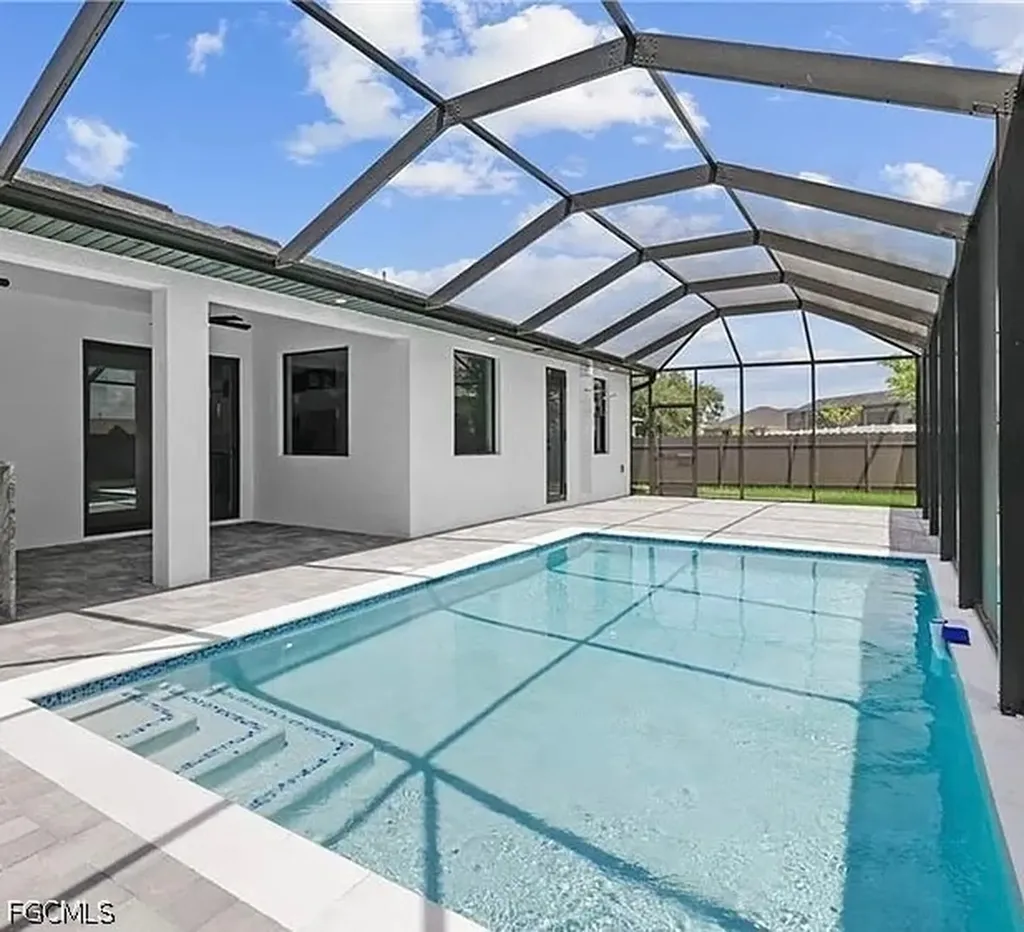 223 SW 22nd Court Cape Coral FL 33991