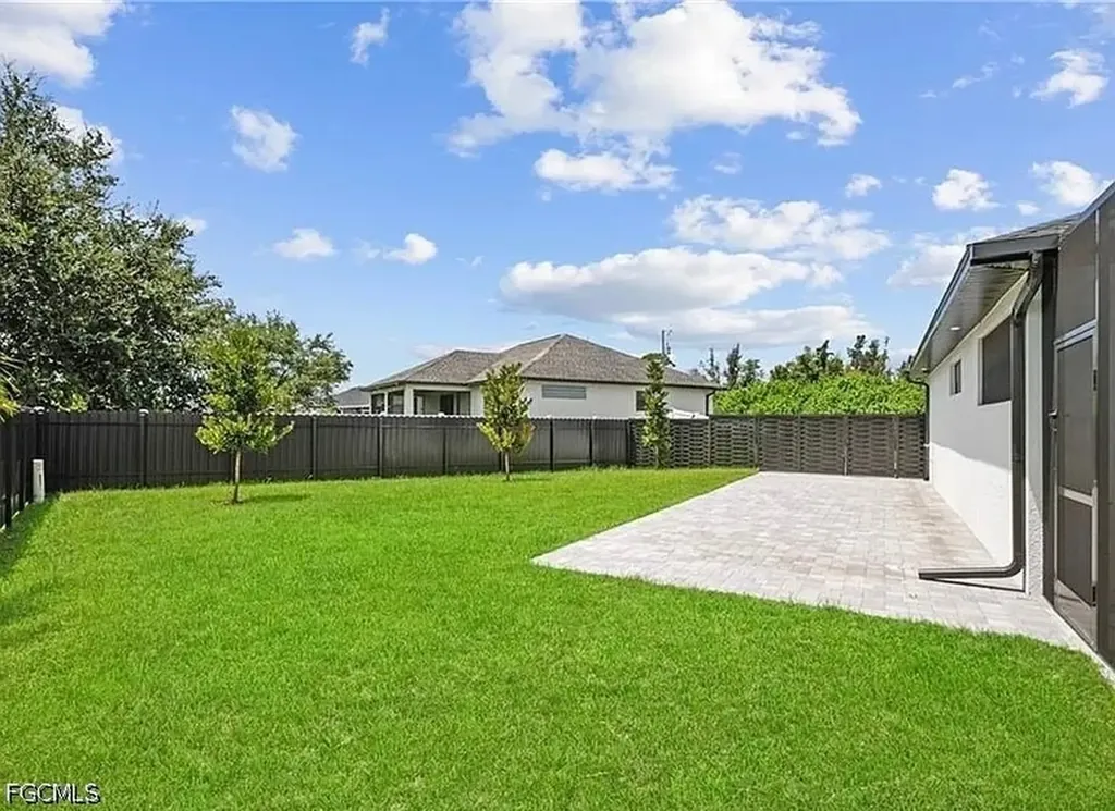 223 SW 22nd Court Cape Coral FL 33991