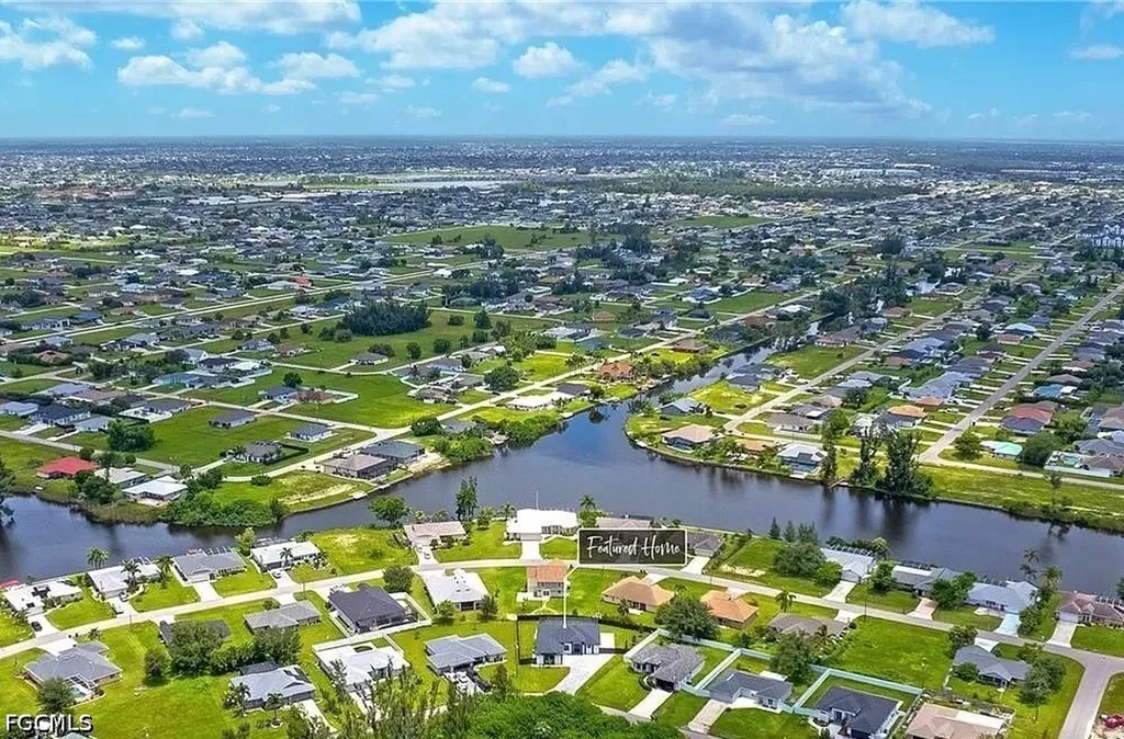 223 SW 22nd Court Cape Coral FL 33991