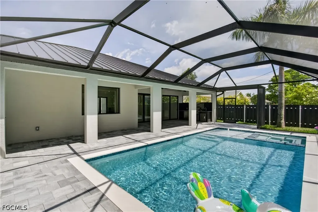 812 SW 14th Avenue Cape Coral FL 33991