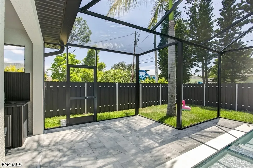 812 SW 14th Avenue Cape Coral FL 33991